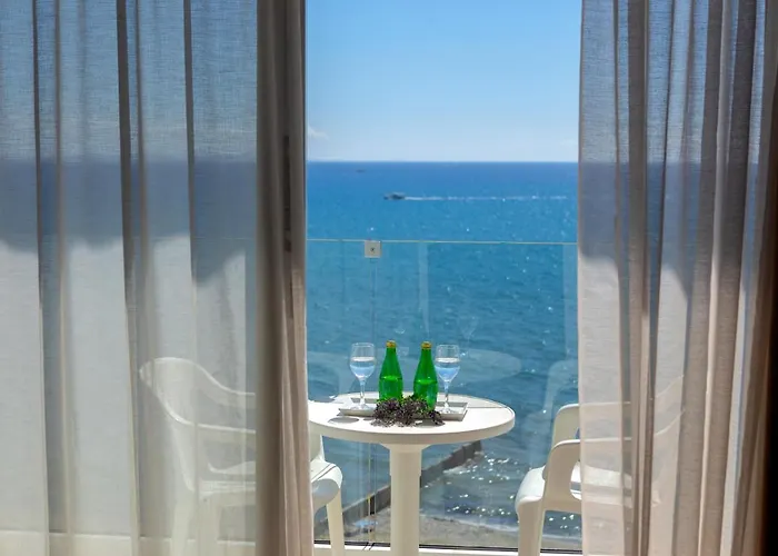 Hotel with view: Costantiana Beach Hotel Apartments